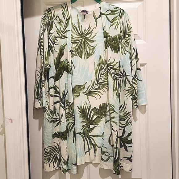 Roz & Ali Sweaters - NWOT Roz & Ali palm leaves lightweight cardigan